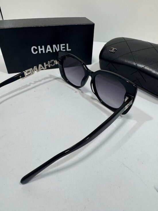 CHANEL  Women\'s Black Sunglasses